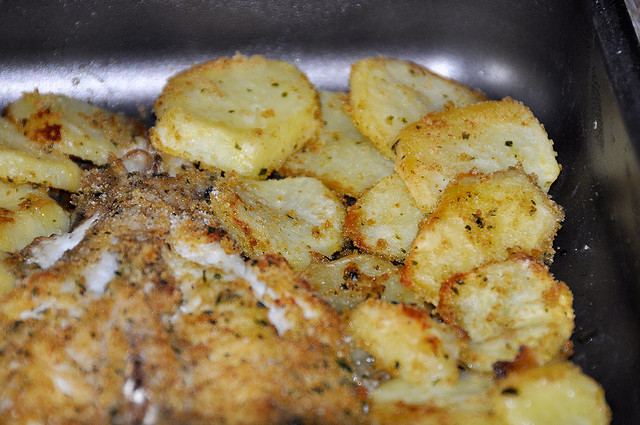 Patate lesse al forno con pangrattato, il contorno sfizioso