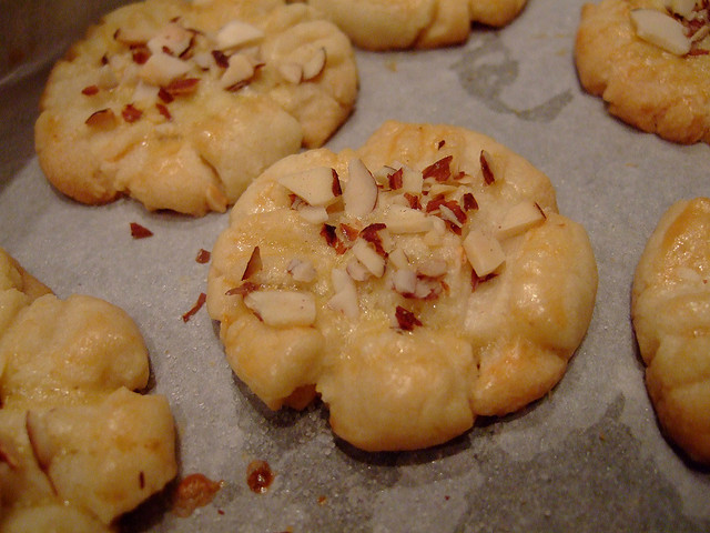 La ricetta dei biscotti di mandorle e nocciole, facili e golosi