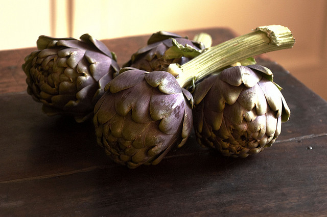 I carciofi gratinati al forno con mozzarella, la ricetta facile