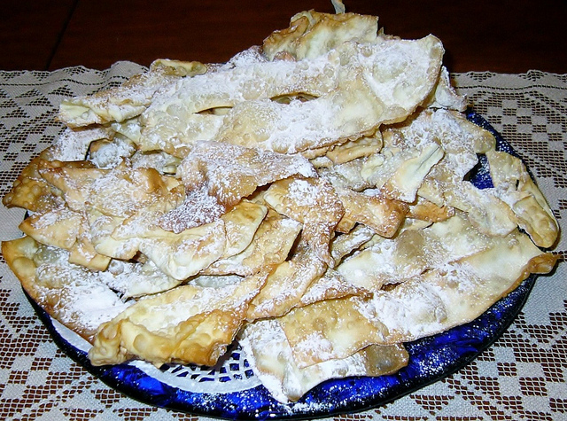 La ricetta delle bugie di Carnevale ripiene con cioccolato o crema