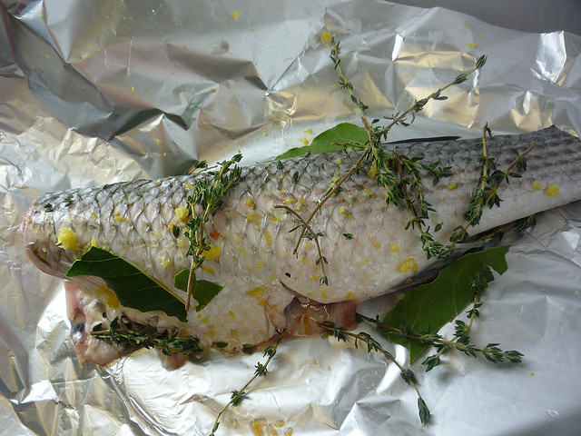 Il cefalo al forno con olive con la ricetta semplice