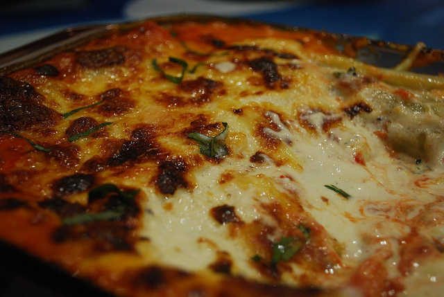 La pasta al forno con ricotta e spinaci per un primo piatto gustoso