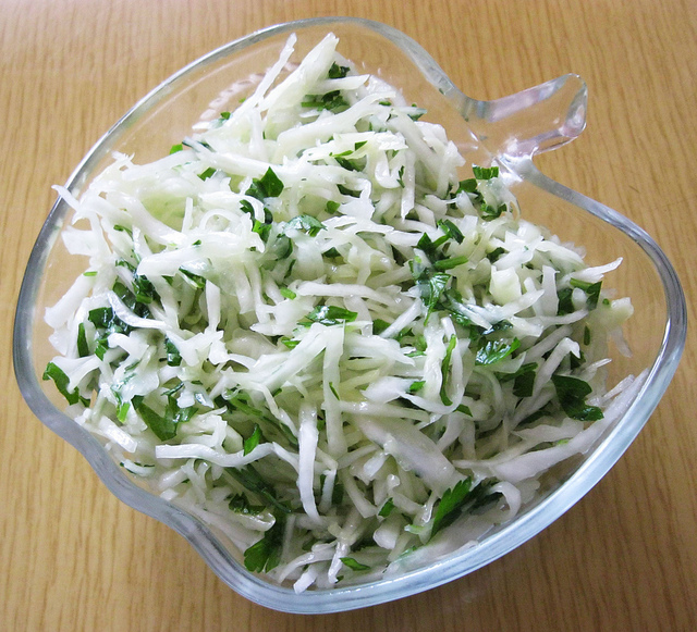 La ricetta dell&#8217;insalata di verza cruda per un gustoso contorno