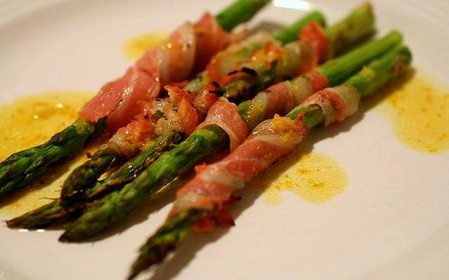 Asparagi con pancetta gratinati la ricetta per un contorno rustico