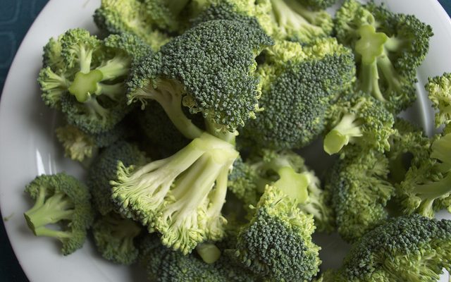 Ecco i broccoli affogati da preparare con la ricetta siciliana
