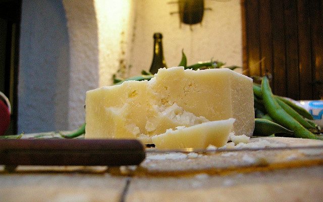 La ricetta delle fave e pecorino romano per un contorno saporito