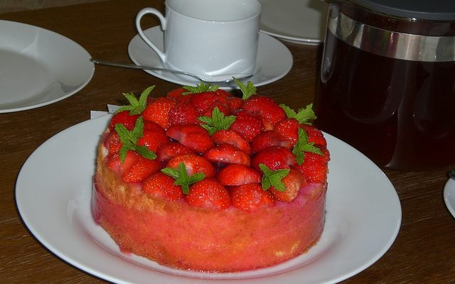 Torta fragole e mascarpone, ecco la ricetta con il Bimby