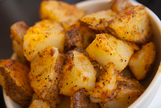 Le patate al forno con mollica, la ricetta veloce