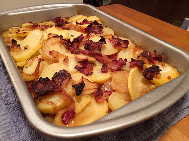 Patate in padella con pancetta con la ricetta semplice