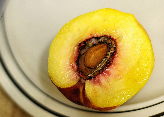 Ecco le pesche al forno light, perfette per la dieta