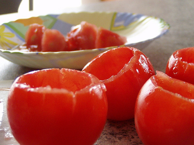 I pomodori ripieni vegetariani con la ricetta light per l’estate