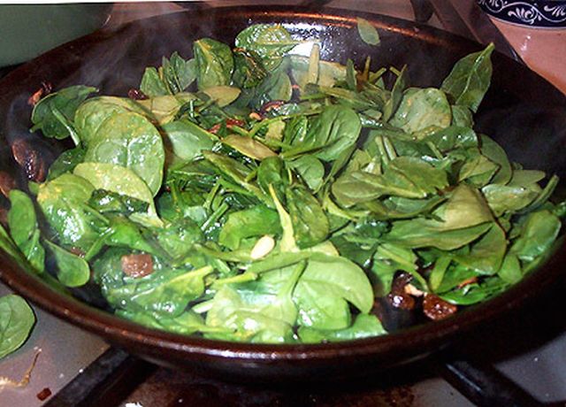 Gli spinaci alla romana con la ricetta da provare