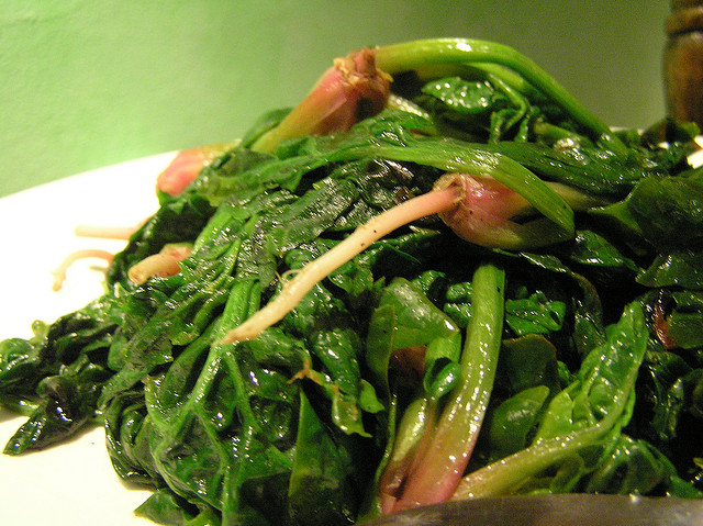 Gli spinaci all&#8217;agro con la ricetta semplice ma gustosa