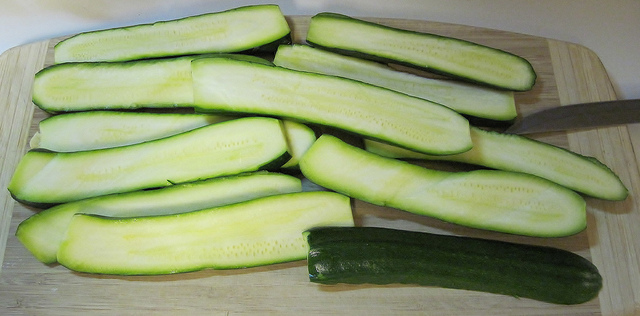 Le zucchine alla parmigiana bianca: ecco la ricetta facile
