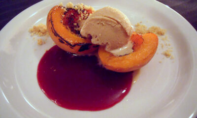 Le albicocche al forno con miele, il dessert di fine pasto veloce