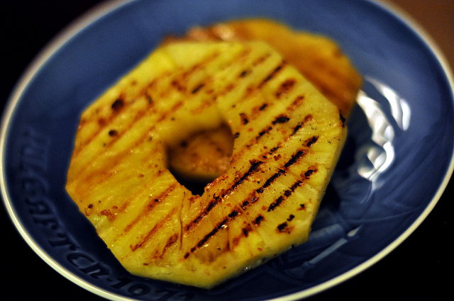 Ananas con miele e cannella, ecco come prepararlo