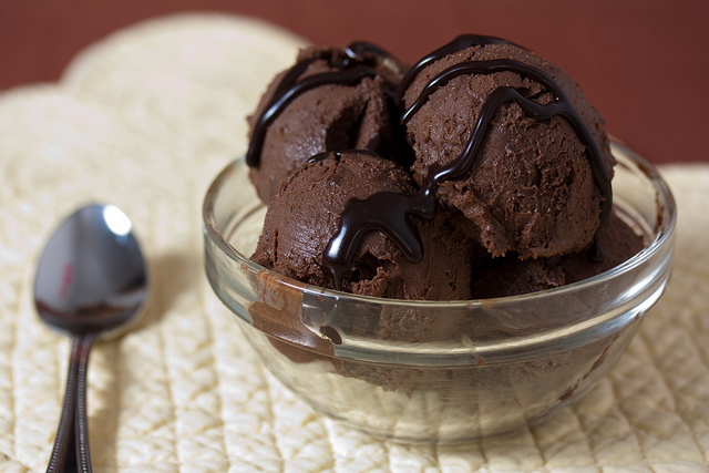 Come fare il gelato al cioccolato con la ricetta per il Bimby