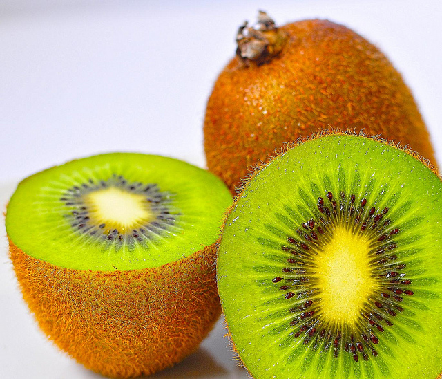 La torta di kiwi e mele con la ricetta da La Prova del Cuoco