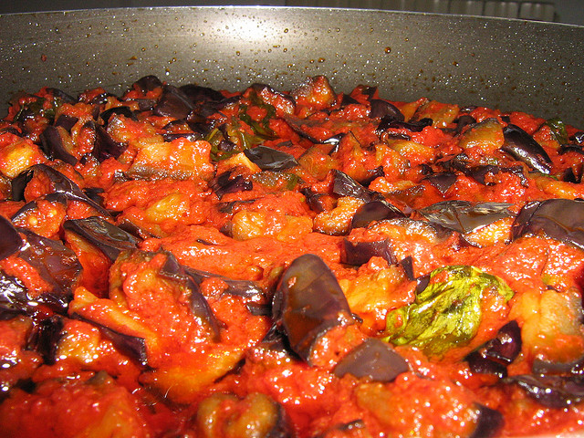 Le melanzane a funghetto da fare con la ricetta napoletana