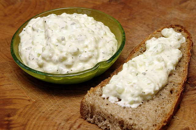 Ecco la salsa greca tzatziki con la ricetta originale