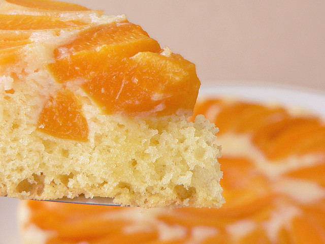 La torta albicocche e mandorle da preparare con la ricetta semplice