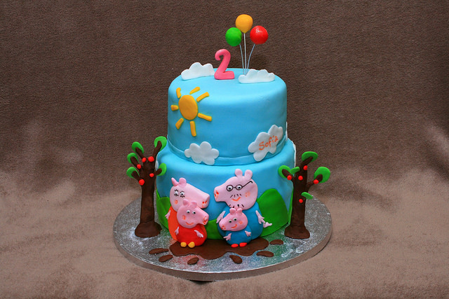 La torta peppa pig con la pasta di zucchero spiegata passo passo