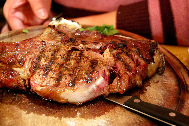 La ricetta della bistecca fiorentina della tradizione toscana