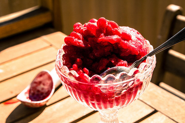 Ecco la granita ai frutti di bosco per un goloso dessert estivo