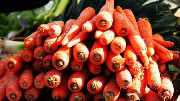 Come fare le carote alla scapece per un contorno saporito