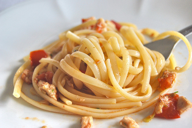 Ecco la pasta pesce spada e menta per un primo sfizioso