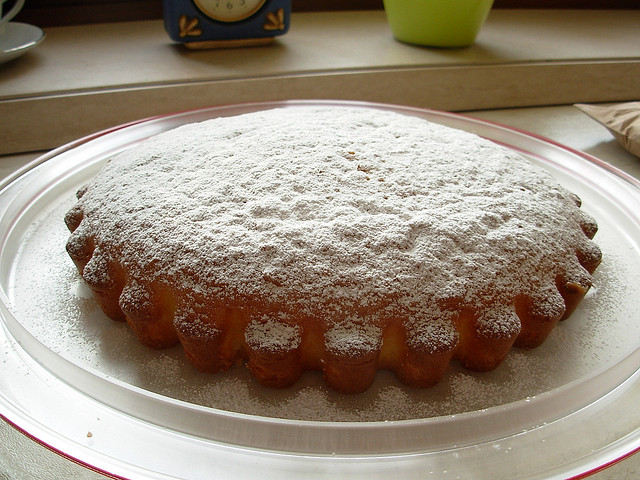 La ricetta della torta alla vaniglia per un dolce soffice e leggero