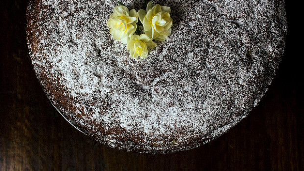 Come preparare la torta prugne e cioccolato con la ricetta facile