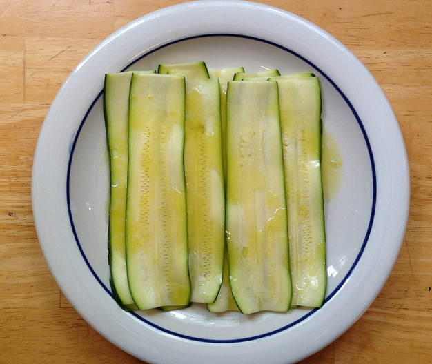 Come preparare il carpaccio di zucchine con la ricetta vegan