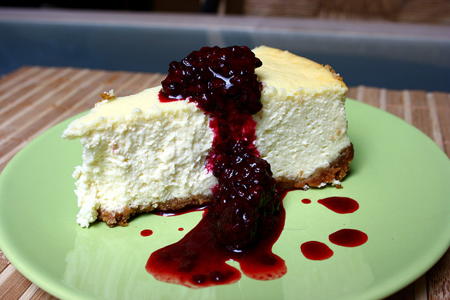 Il cheese cake ai frutti di bosco con la ricetta di Cotto e Mangiato