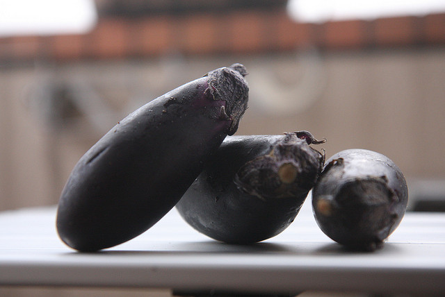 Le melanzane al cartoccio in padella con la ricetta facile