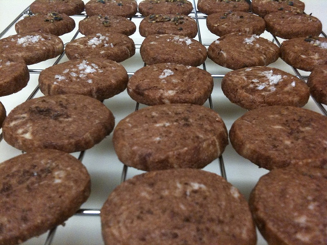 Come preparare i biscotti di pasta frolla al cioccolato