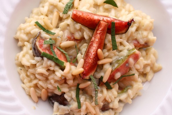 La ricetta del risotto con fichi e prosciutto crudo per un piatto autunnale