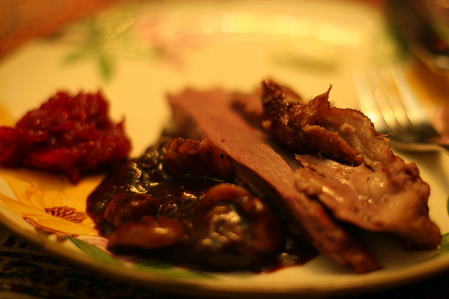 L&#8217;arrosto con castagne e prugne da portare in tavola