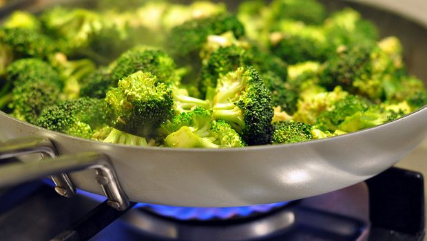 Come preparare i broccoli affogati alla catanese