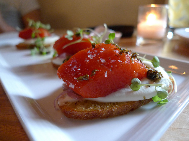 Come fare i crostini per gli antipasti natalizi