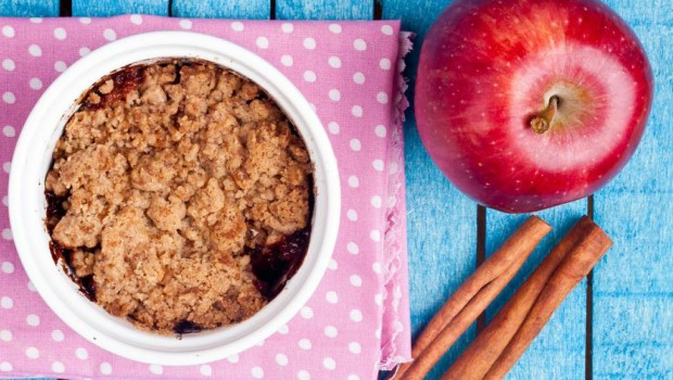 Crumble di mele alla cannella: la ricetta semplice e golosa