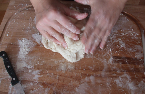 Come preparare la pizza con la pasta madre?