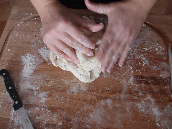 Come preparare la pizza con la pasta madre?