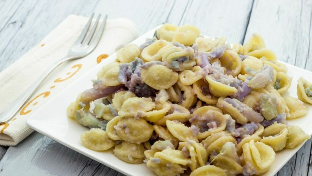 Orecchiette con radicchio e pancetta: la ricetta sfiziosa