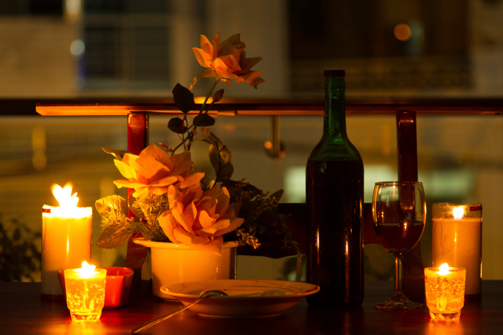 5 idee per arredare la tavola con i colori dell’inverno