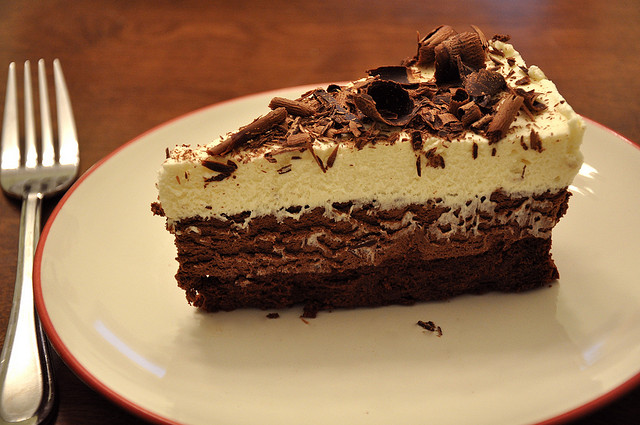 Come preparare la torta ai tre cioccolati con il Bimby per un dessert unico