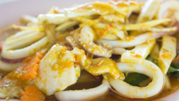 Calamari in umido: la ricetta veloce e light