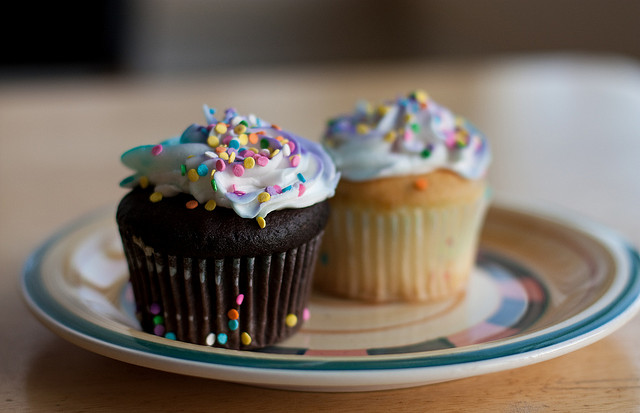 Come preparare dei muffin decorati con la panna