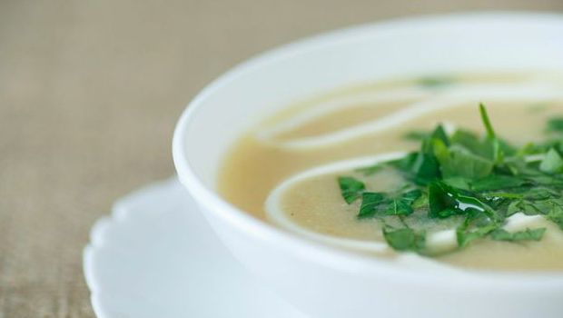 Zuppa di orzo con gallinella di mare: la ricetta per un primo piatto secondo Buddy Valastro