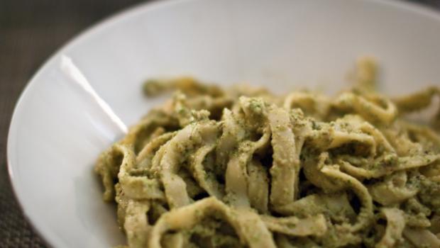 Pasta con limone e noci: la ricetta veloce e sfiziosa con il Bimby